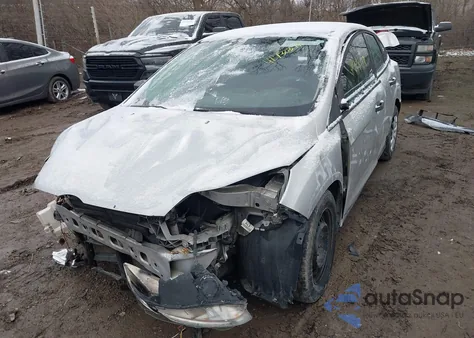 2013 Ford Focus S from USA, damaged, VIN 1FADP3E2XDL137336